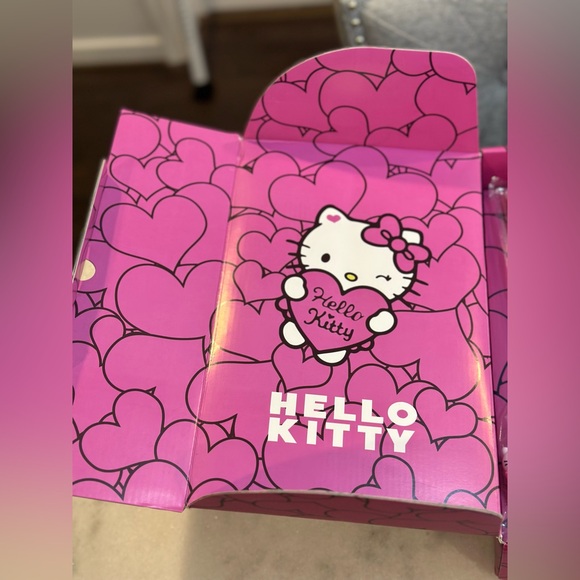 Hello Kitty Stanley Limited Edition Valentine's Day Pink Tumbler, 40oz - Picture 9 of 11